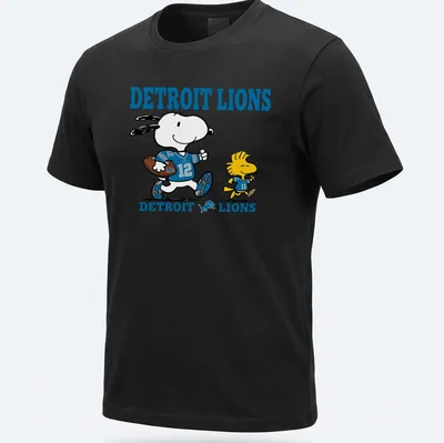 Snoopy and Woodstock cartoon on a Detroit Lions football fan t-shirt